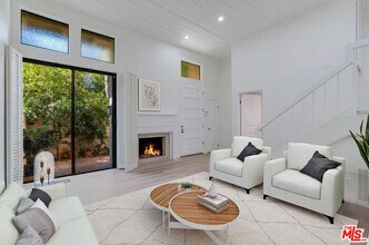 23471 Park Sorrento in Calabasas, CA - Building Photo - Building Photo