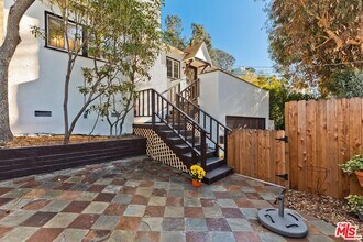 406 Entrada Dr in Santa Monica, CA - Foto de edificio - Building Photo