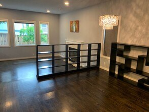 7745 37th Ave NE in Seattle, WA - Building Photo - Building Photo