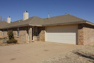 6716 4th St in Lubbock, TX - Building Photo