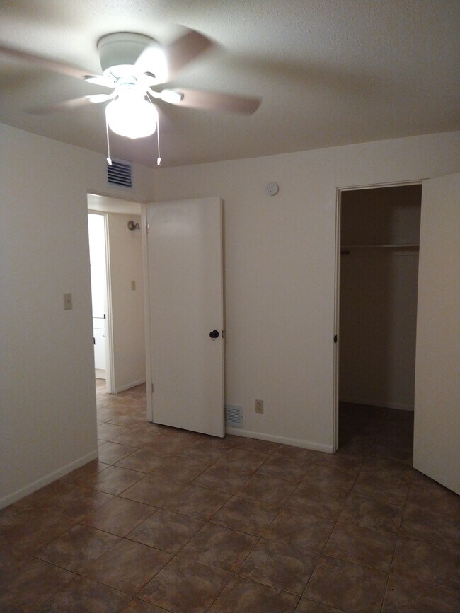 2333 E Glenn St in Tucson, AZ - Building Photo - Building Photo