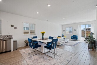 3324 Pruett Dr in Roseville, CA - Foto de edificio - Building Photo