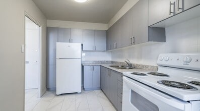 La Dorelle in Toronto, ON - Building Photo - Building Photo