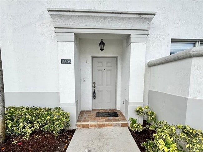 15503 SW 40th St in Miramar, FL - Building Photo - Building Photo
