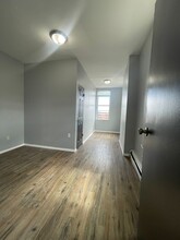 341 Central Ave, Unit 2C in Jersey City, NJ - Building Photo - Building Photo