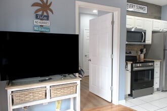 125 Royal Poste Rd in Sunset Beach, NC - Foto de edificio - Building Photo