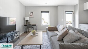 5040 Linbar Dr in Nashville, TN - Building Photo