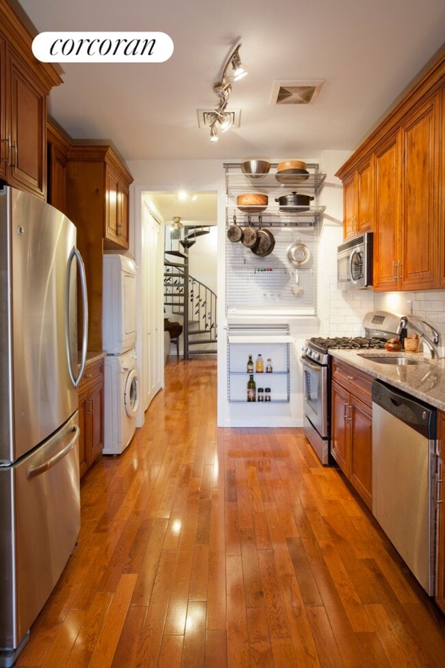 121 W 131st St in New York, NY - Building Photo - Building Photo