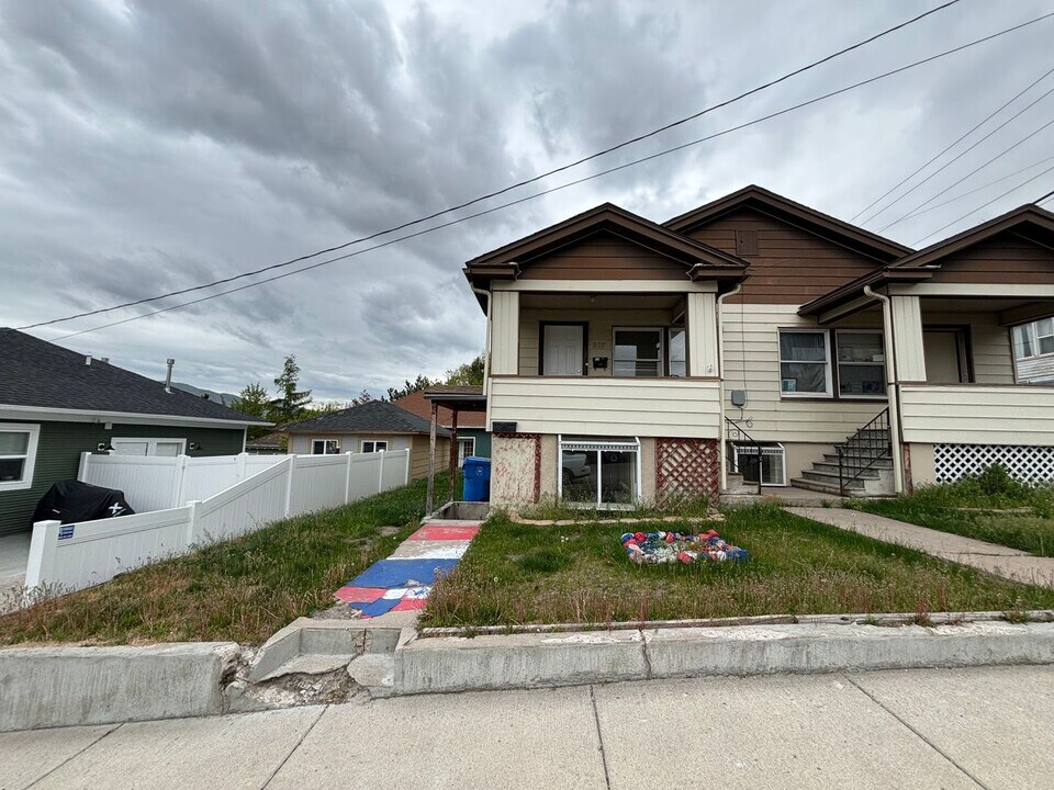 821 W Whitman St in Pocatello, ID - Foto de edificio
