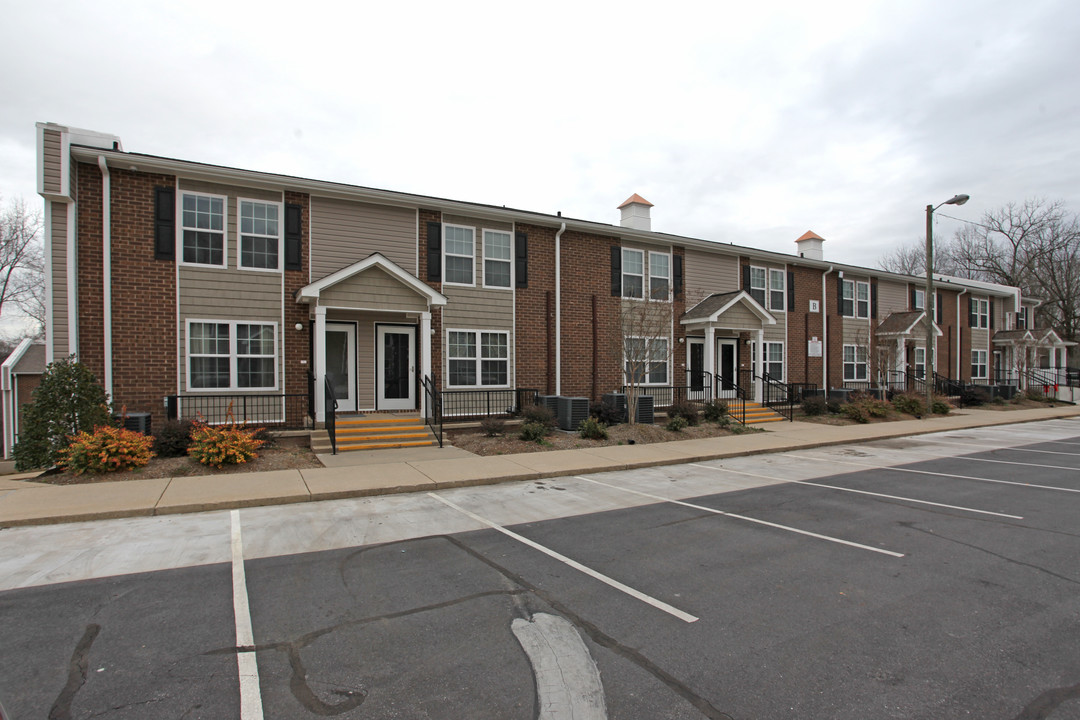 Woodcrest Apartments in Lenoir, NC - Building Photo