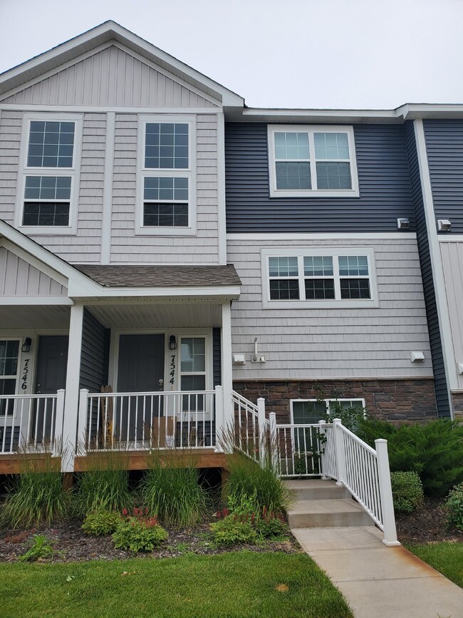 property at 7544 Woods Edge Blvd