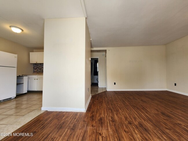 11 Lincoln Ave in Keansburg, NJ - Foto de edificio - Building Photo