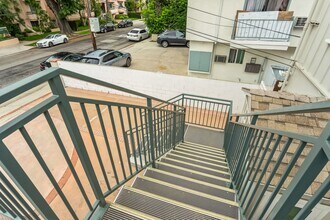 4708 Orion Ave in Los Angeles, CA - Building Photo - Building Photo