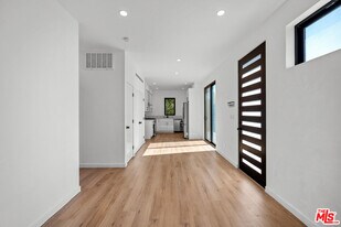 2646 Westwood Blvd in Los Angeles, CA - Building Photo