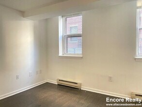 11 Peterborough St, Unit 5 in Boston, MA - Building Photo - Building Photo