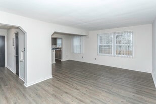 RCI Shelbourne in Detroit, MI - Building Photo