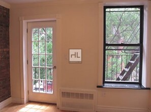 East 5th Street, Unit 1B in New York, NY - Building Photo - Building Photo