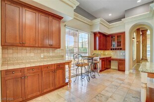 1920 Redbird Crest Ln in Las Vegas, NV - Building Photo