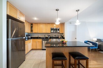 700 Grove St in Jersey City, NJ - Foto de edificio - Building Photo