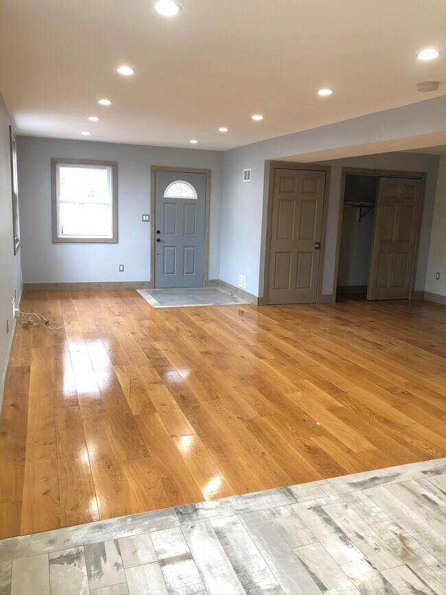 1376 Forest Hill Rd Rentals in Staten Island, NY