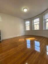 61 Park Dr, Unit 14 in Boston, MA - Foto de edificio - Building Photo