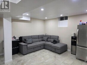 3 Heathbrook Ave in Brampton, ON - Building Photo - Building Photo