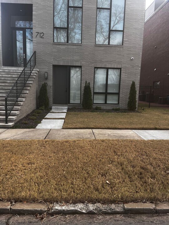 712 N Magnolia St in North Little Rock, AR - Foto de edificio