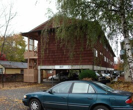 Lanai Apartments in Salem, OR - Building Photo - Building Photo