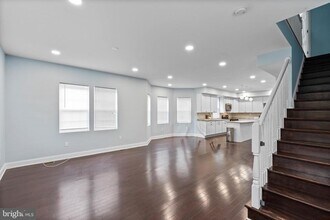 5104 Midwood Ave in Baltimore, MD - Building Photo - Building Photo