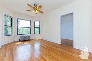2647 N Spaulding Ave in Chicago, IL - Building Photo