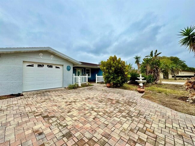 7514 Spirea Dr in Port Richey, FL - Building Photo - Building Photo