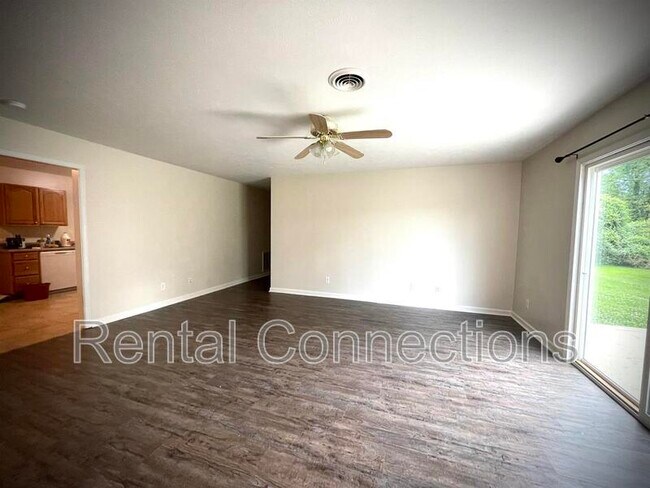 1212 Montebello Dr in Herrin, IL - Building Photo - Building Photo