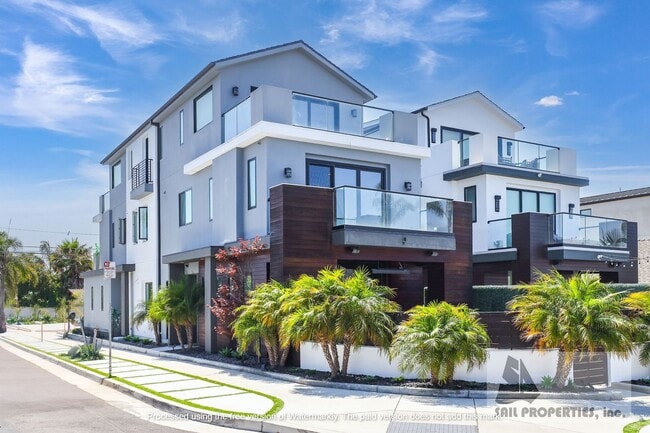 620 Huntington St in Huntington Beach, CA - Building Photo - Building Photo