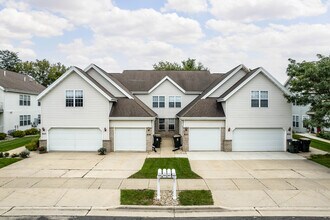 Hunter's Trail Condominiums in Sun Prairie, WI - Building Photo - Building Photo