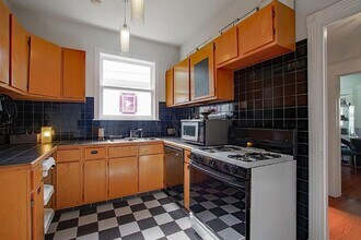 108 W 10th 1/2 St in Houston, TX - Building Photo - Building Photo