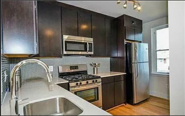 property at 811 Otis Pl NW