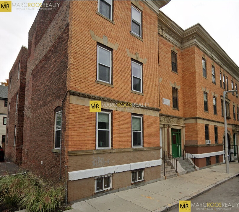 114 Mount Pleasant Ave, Unit #3 in Boston, MA - Foto de edificio