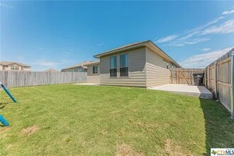 7445 Mossy Rdg Ln in Temple, TX - Foto de edificio - Building Photo