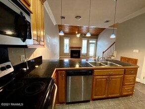 400 W Brentwood Blvd in Lafayette, LA - Building Photo - Building Photo