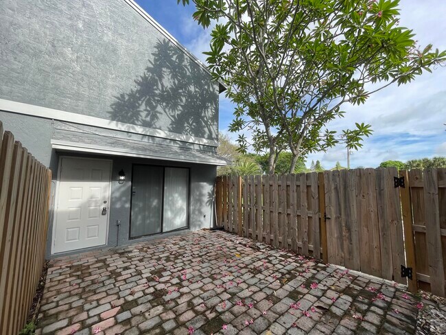 3 Crossings Cir in Boynton Beach, FL - Building Photo - Building Photo