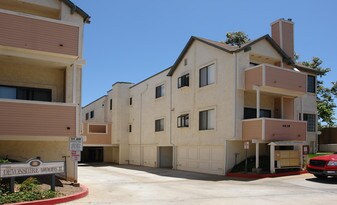 Devonshire Woods II in San Diego, CA - Building Photo