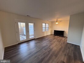 12335 Woodlawn Ct in Woodbridge, VA - Building Photo