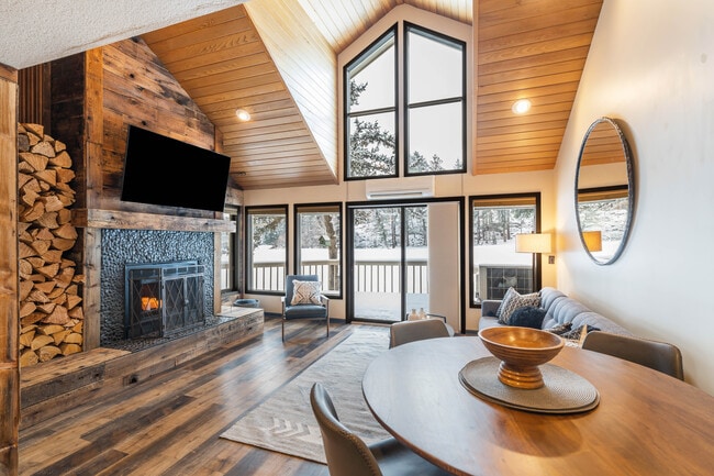 181 Golf Terrace in Bigfork, MT - Building Photo - Building Photo