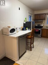 10 Fairington Crescent in Hamilton, ON - Building Photo - Building Photo