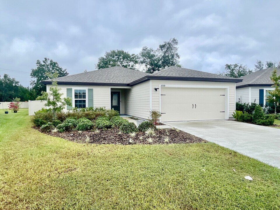 37378 Whisper Wy in Hilliard, FL - Building Photo