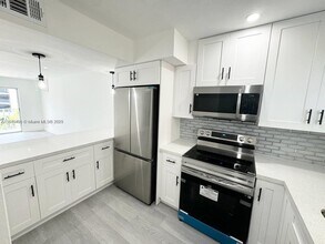 453 SW 2nd St in Miami, FL - Building Photo - Building Photo