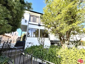 925 S Holt Ave in Los Angeles, CA - Building Photo