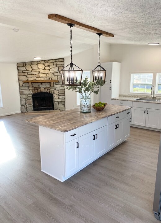 5095 E R Ave in Portage, MI - Building Photo