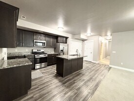 11528 S 4055 W in South Jordan, UT - Building Photo