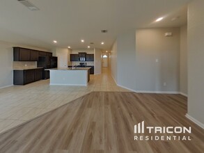 108 Green Water Dr in Fort Worth, TX - Building Photo - Building Photo